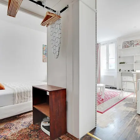 Apartment Chamant - 2p- Ternes Paris